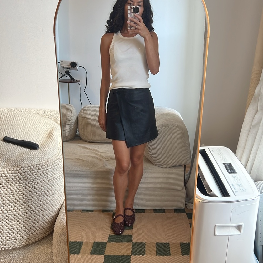 COS Black Leather Mini Skirt - Picture 3 of 7